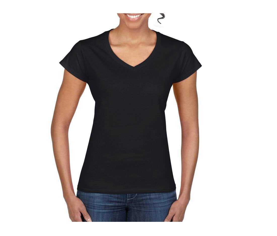 Camiseta Softstyle® Mujer cuello pico 64V00L